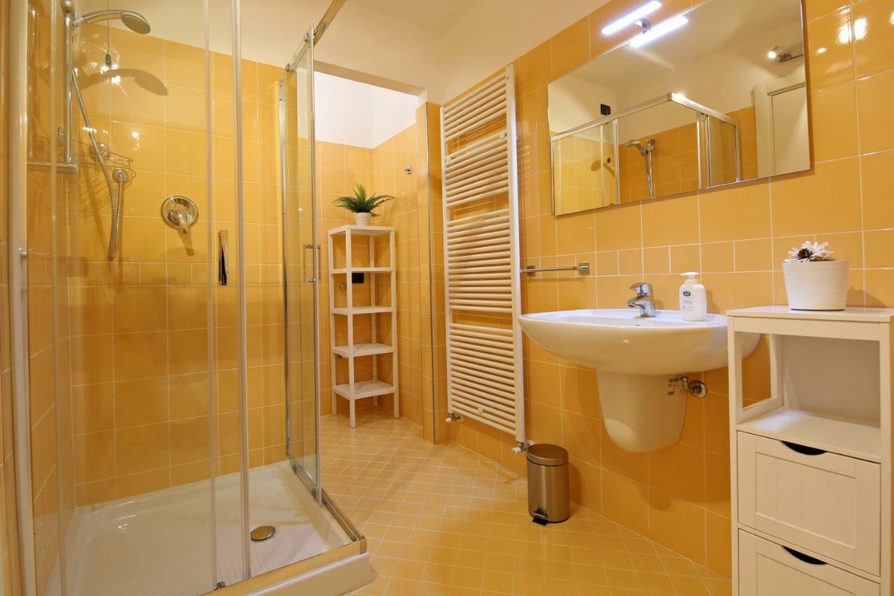 Bellagio Dreams Apt, Pool, With Private Garden, Near Lake Экстерьер фото